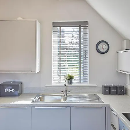 Host & - Jet @ Spa Well Whitby